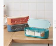 其他品牌 - 簡約風四格調味盒 創意塑料廚房分格調味盒 家用組合套裝收納調料盒 四格調味盒 廚房調味盒 調料罐組合套裝 家用帶蓋調味品 帶勺鹽罐子收納盒