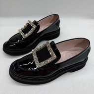 Roger Vivier/RV 黑金色 鑽扣樂福鞋 黑色漆皮材質 搭配方扣水鑽 尺碼：37碼
