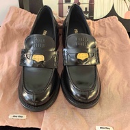 99新 MIUMIU繆繆 樂福鞋 小牛皮36碼  附件：塵袋。