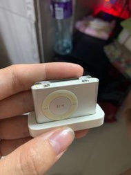Ipod nano (新舊配件如圖）