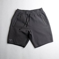 外國預訂 2色選 Arcteryx 始祖鳥 空氣棉 拉鍊口袋 短褲