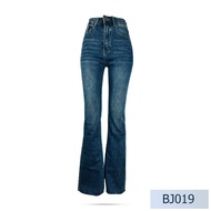 Niyom jeans รุ่น BJ019 กางเกงยีนส์ผู้หญิง   ทรงขาม้า  สียีนส์เข้ม ฟอก เเต่งเฟด ผ้ายืด  เเต่งขาดปลายข