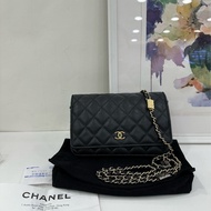 Chanel 香奈兒woc發財包，限定款包包Logo鏈條魚子醬面菱格黑金配色的香奈兒 晶片 有購證