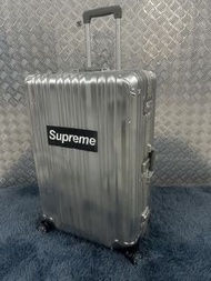 二手系列：Elle 30 inch 行李箱 + 全新輪子；second hand Elle 30 inch luggage + all new wheels；78 x 50 x 30cm
