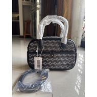 GlamBag(CHRISTY_NG) Marcelo Square tote Sling bag for women Zip closure