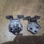 Front door hinge Mitsubishi Eterna 89-93Kiri