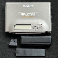 SONY 灰色 wm-f701 連電池箱及3.5mm adapter