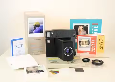 Lomography Lomo Instant Square BLACK COMBO Instant Camera + Free SQUARE film