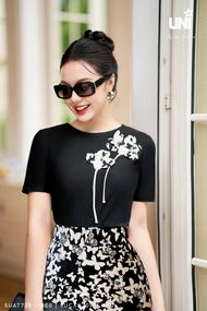 Set Áo Thun Và Chân Váy Xòe Nữ UNIVTH Đính Hoa Thanh Lịch 5UAT728 - DE0 | 5UCXB209 - HT2