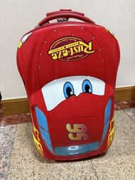 [ 清屋。環保價。正版迪士尼（原價$799)。行李箱20吋(麥昆) 。兒童行李箱。Disney。McQueen 。五檔拉杆設計 。可以當車車玩同坐。適合14歲以下。放暑假。酒店二日一夜。staycat