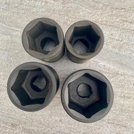 1 inch black hexagonal tube, 7/8 cm long, shatterproof, 22mm to 41mm thick