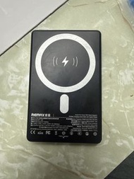 REMAX 20W MagSafe 流動充電器 電量顯示