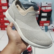 sepatu pesanan pemborong