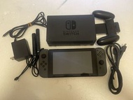 ★經測試功能正常，幾乎全新，液晶屏無刮痕，任天堂Switch主機，2017年款，未破解，所有配件齊全★