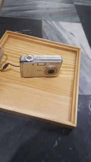 功能正常客戶寄賣。外觀漂亮。富士s460數位相機沒有附電池及記憶卡