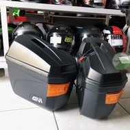 Givi E22N-S (E22NS) Double Barrel with Integrated Lights - Mounted to Moto, Motorcycle (Price Does N