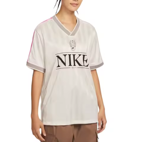 NIKE Women's AS W NSW V NECK Sports and Leisure Short sleeved T-shirt IH8505-133
