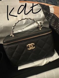 New Chanel 26C新款魚子醬牛皮珍珠手柄長盒包 Vanity case with handle 盒子包 化妝箱 手提包