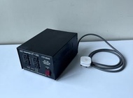 Super CT-1000 AC-AC 交流電壓變壓器（俗稱降壓火牛），功能是將香港本地的 220V 電壓調低至 100V / 110V，以便在香港安全使用從日本（100V）或美國/台灣（110V-1