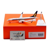 1:200 JC Wings Singapore Airlines Boeing 737-800 9V-MGA