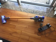 Dyson vacuum cleaner v8 fluffy