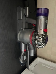 Dyson V8 fluffy