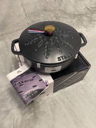 平賣！全新 Staub 24cm迴力釘點法式雪花燉鍋 琺瑯鑄鐵鍋 (黑)