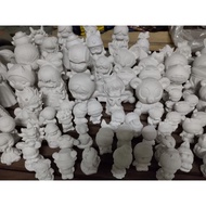 Set of 5 plaster statues in various shapes, sizes from 8~11cm