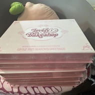 gidle Girl Baby 2025 Desk Calendar Unopened SEASON'S GREETINGS gidle2025