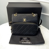 Chanel HandBag經典黑金郵差包🖤💛
