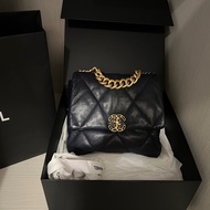 香奈兒Chanel 19 bag 藍色9成新 專櫃價230000,現7折入手