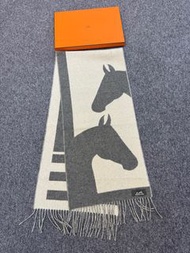 全新Hermes scarf 愛馬仕羊絨頸巾/圍巾，愛馬仕馬頭圖案圍巾頸巾 full set全套