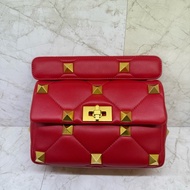 Valentino 紅色大鉚釘兩用鍊包