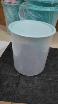 tupperware 4.3l one touch canister (1)