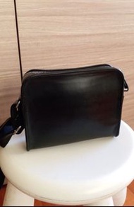 Uniqlo sling bag