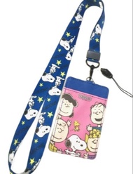 SNOOPY   P B  สายคล้องคอ สายคล้องบัตร ที่ใส่บัตร สายห้อยบัตร ซองใส่บัตร พร้อมสายคล้องคอ ลาย   SNOOPY