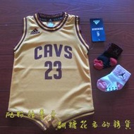 美國NBA官網愛迪達ADIDAS正品兒童寶寶小BABY新生兒包屁連身球衣LBJ 詹姆士騎士隊免運