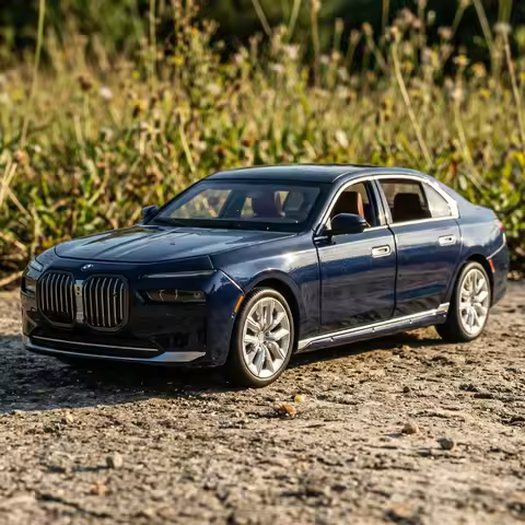 1:24 BMW 7 Series I7 G70 M6 GT3 M4 DTM CSL M4 V8 Alloy Metal Diecast Model Car Home Decoration & Col
