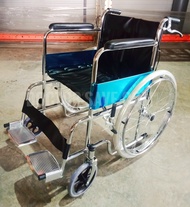 รถเข็นผู้ป่วยรุ่นมาตรฐาน พับได้ รุ่นขายดีใช้ในโรงพยาบาล มีเบรคมือ (วีลแชร์,รถเข็นนั่ง,wheelchair,รถเข็นพับได้)