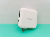 4合1大容量行動電源10000mAh(內建充電插頭、充電線、無線充電、手機架）4-in-1 large-capacity power bank 10000mAh (built-in charging 