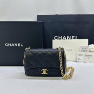 CHANEL 荔枝牛皮愛心調節釦方胖