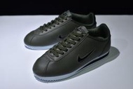 桃子代購～潮品Nike CORTEZ BASIC JEWEL QS TZ 軍綠白 小黑鉤 男女款 休閒 運動鞋 938