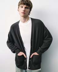 URBAN REVIVO - Áo khoác cardigan nam cổ V tay dài Loose UMY940001-B5A