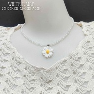Challastore WHITE DAISY CHOKER NECKLACE beaded jewelry necklace