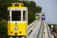 早鳥玩樂369｜釜山旅遊｜海雲台膠囊列車．甘川洞．韓服體驗遊古宅．紅白燈塔．嚐鮮長腳蟹(一站購物彩妝)五日｜高雄