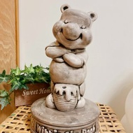 HEROCROSS 灰色小熊維尼陶瓷雕像