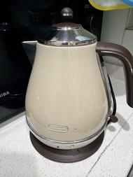 DeLonghi 復古風電熱水壺