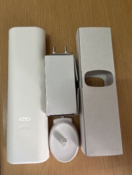 Oral B Pro 3 (電動牙刷充電器+收納盒）全新-不連牙刷