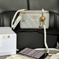 Chanel 小金球調節扣化妝包