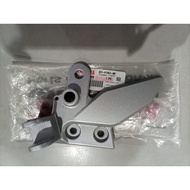 RIGHT FOSTEP MOUNT RIGHT BRECKET VIXION OLD DRUM/BRACKET FOOTREST 2 (3C1-F7462-00)